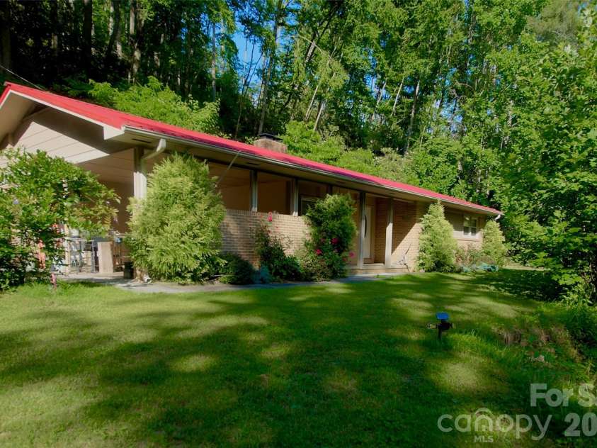 583 Deer Park Lake Road, Spruce Pine, NC 28777.  MLS# CAR4332443, YatesRealty ID 7892. 