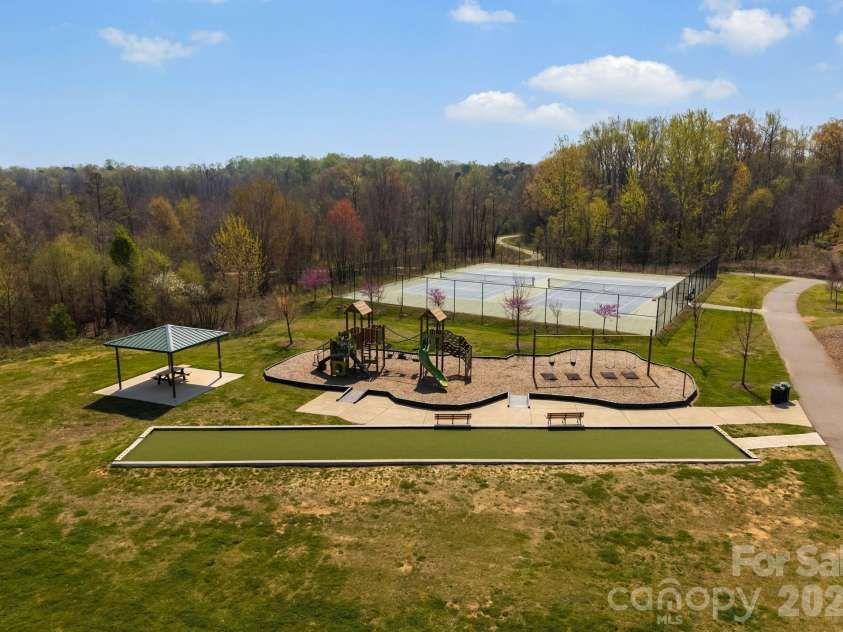 19722 Elise Caroline Alley, Davidson, NC 28036.  MLS# CAR4364454, YatesRealty ID 7893. 