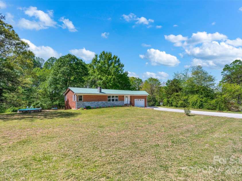 2299 Becky Hill Road, Lexington, NC 27295.  MLS# CAR4249175, YatesRealty ID 7893. 