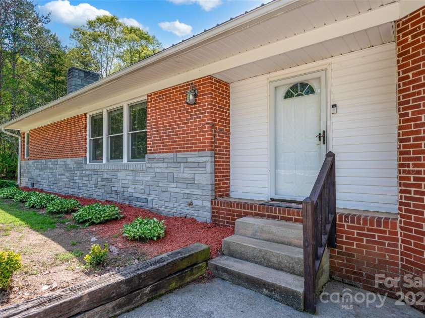 2299 Becky Hill Road, Lexington, NC 27295.  MLS# CAR4249175, YatesRealty ID 7893. 