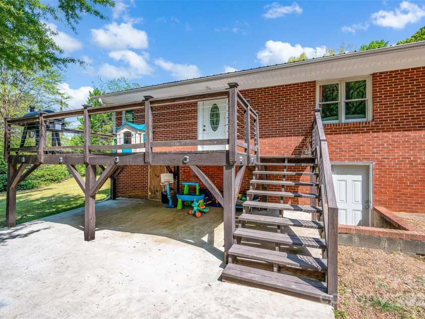 2299 Becky Hill Road, Lexington, NC 27295.  MLS# CAR4249175, YatesRealty ID 7893. 