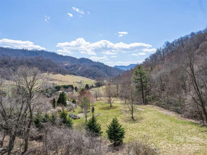 153 Trinity Drive, Clyde, NC 28721.  MLS# CAR4240321, YatesRealty ID 7894. 