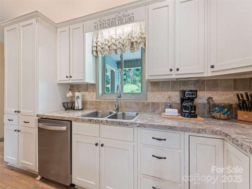 153 Trinity Drive, Clyde, NC 28721.  MLS# CAR4240321, YatesRealty ID 7894. 