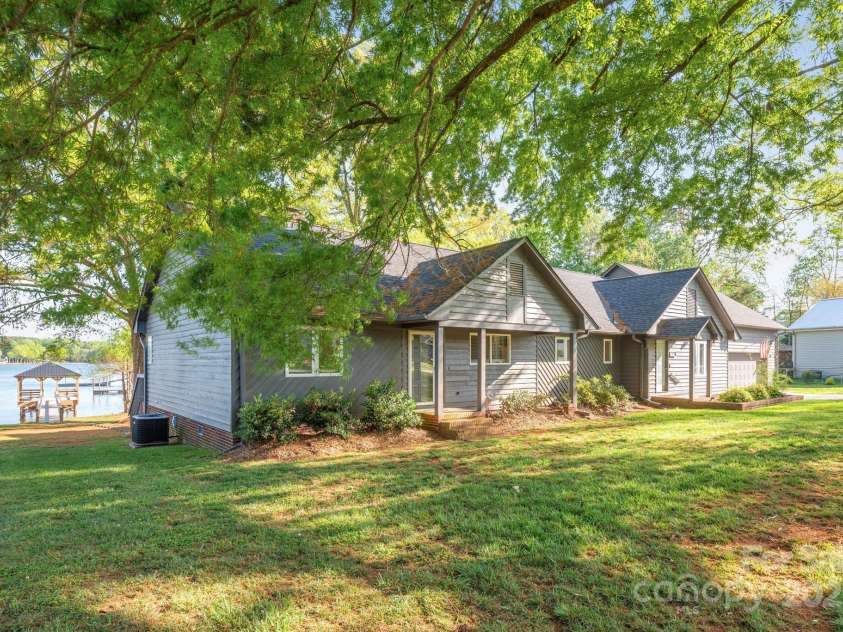 235 Commodore Loop, Mooresville, NC 28117.  MLS# CAR4245507, YatesRealty ID 7895. 