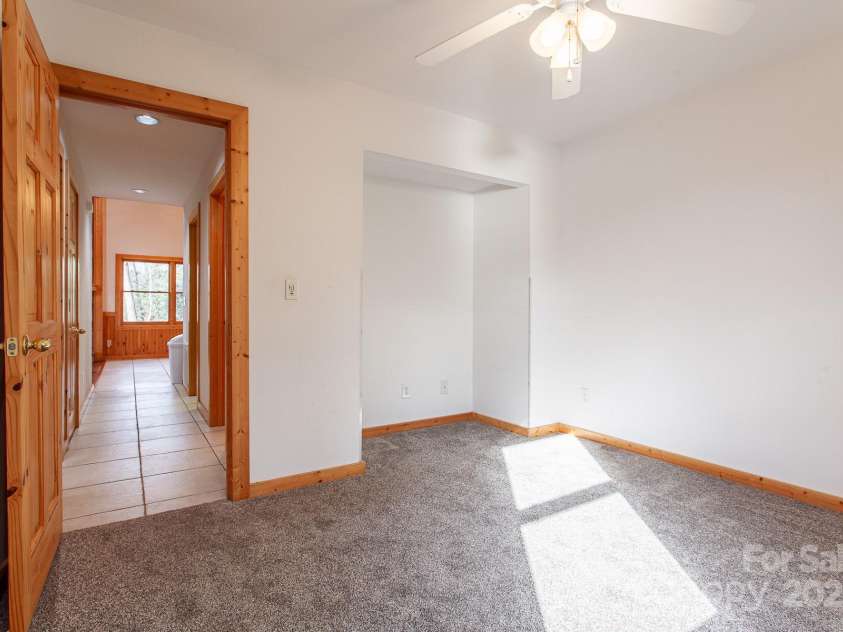 415 Skyview Road, Whittier, NC 28789.  MLS# CAR4247041, YatesRealty ID 7896. 