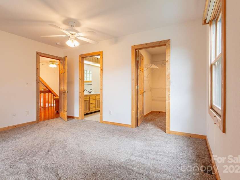 415 Skyview Road, Whittier, NC 28789.  MLS# CAR4247041, YatesRealty ID 7896. 