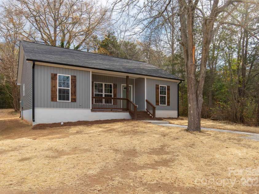 113-C Brookwood Street, Chester, SC 29706.  MLS# CAR4325762, YatesRealty ID 7898. 