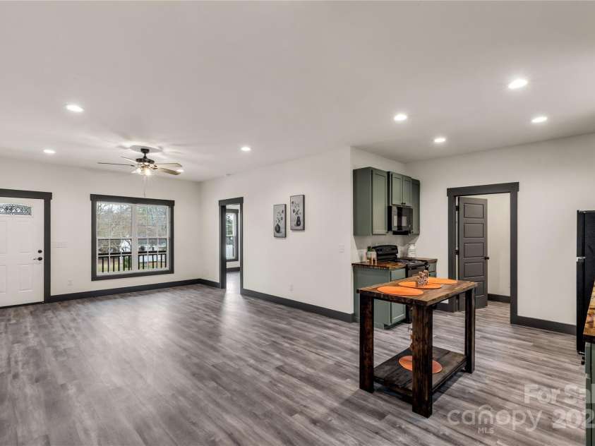 113-C Brookwood Street, Chester, SC 29706.  MLS# CAR4325762, YatesRealty ID 7898. 