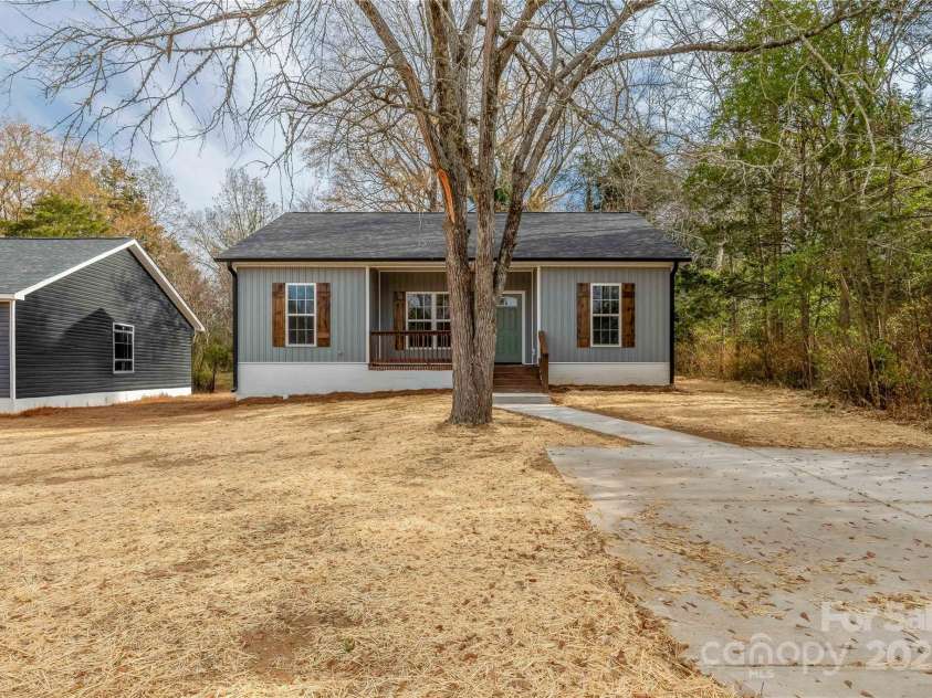 113-C Brookwood Street, Chester, SC 29706.  MLS# CAR4325762, YatesRealty ID 7898. 
