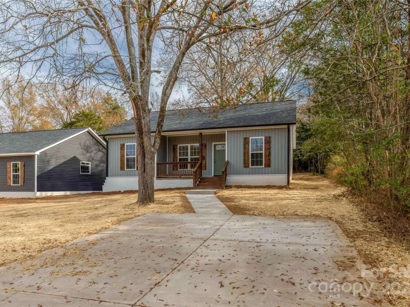 113-C Brookwood Street, Chester, SC 29706.  MLS# CAR4325762, YatesRealty ID 7898. 