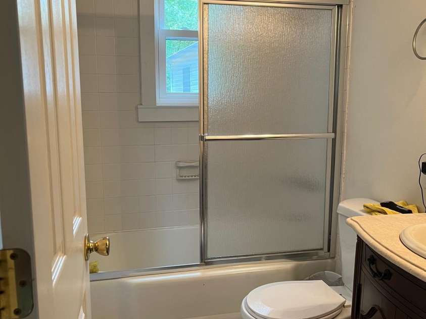 3329 Draper Avenue, Charlotte, NC 28205.  MLS# CAR4177699, YatesRealty ID 7898. Guest Bath