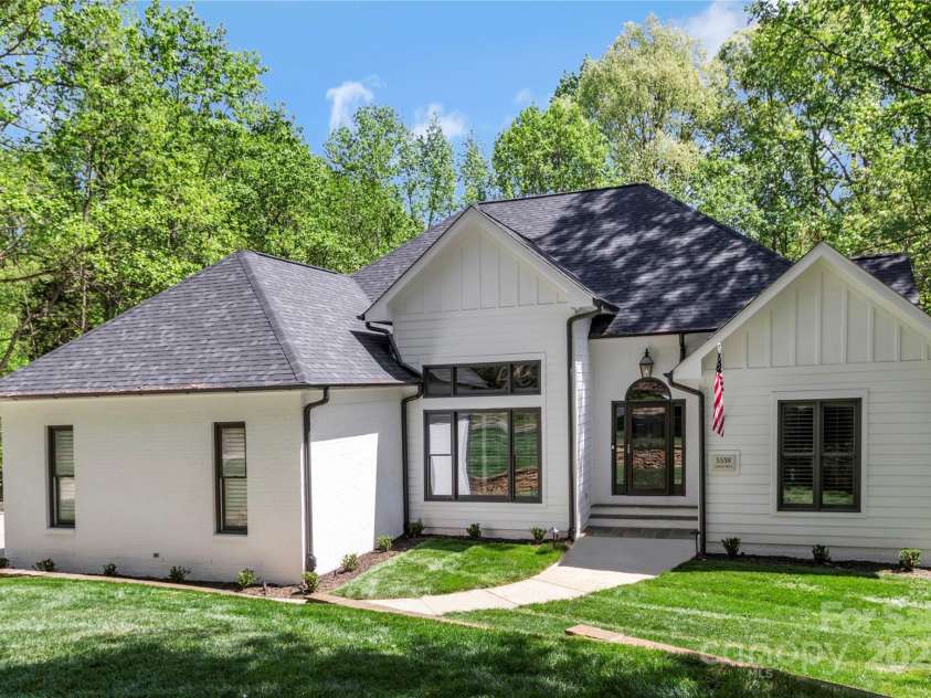 5538 Camelot Drive, Charlotte, NC 28270.  MLS# CAR4248094, YatesRealty ID 7900. 