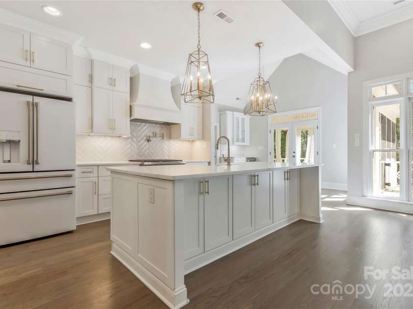 5538 Camelot Drive, Charlotte, NC 28270.  MLS# CAR4248094, YatesRealty ID 7900. 