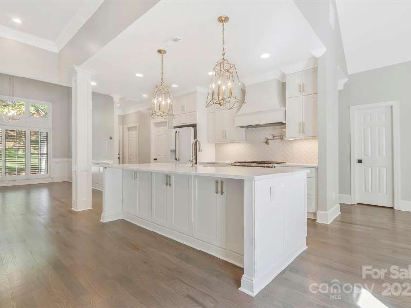 5538 Camelot Drive, Charlotte, NC 28270.  MLS# CAR4248094, YatesRealty ID 7900. 