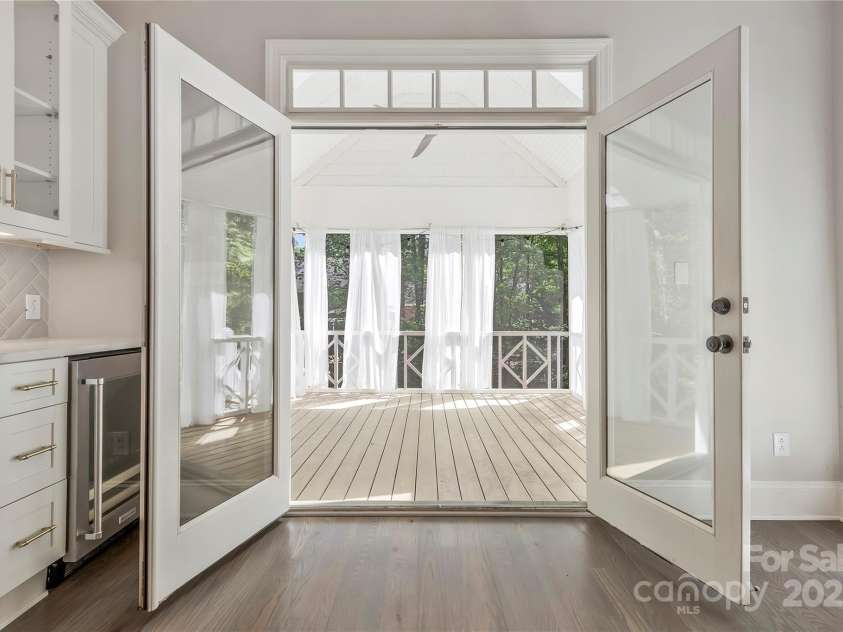 5538 Camelot Drive, Charlotte, NC 28270.  MLS# CAR4248094, YatesRealty ID 7900. 