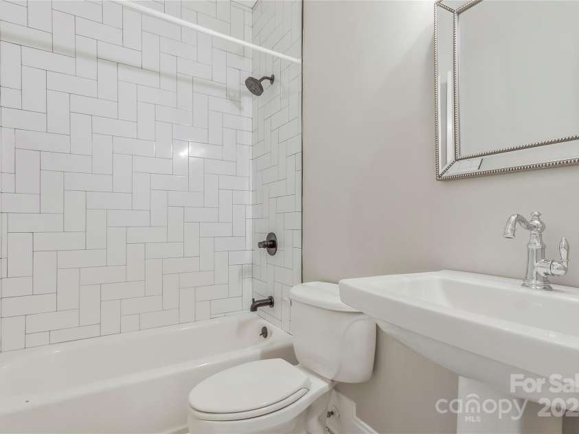 5538 Camelot Drive, Charlotte, NC 28270.  MLS# CAR4248094, YatesRealty ID 7900. 