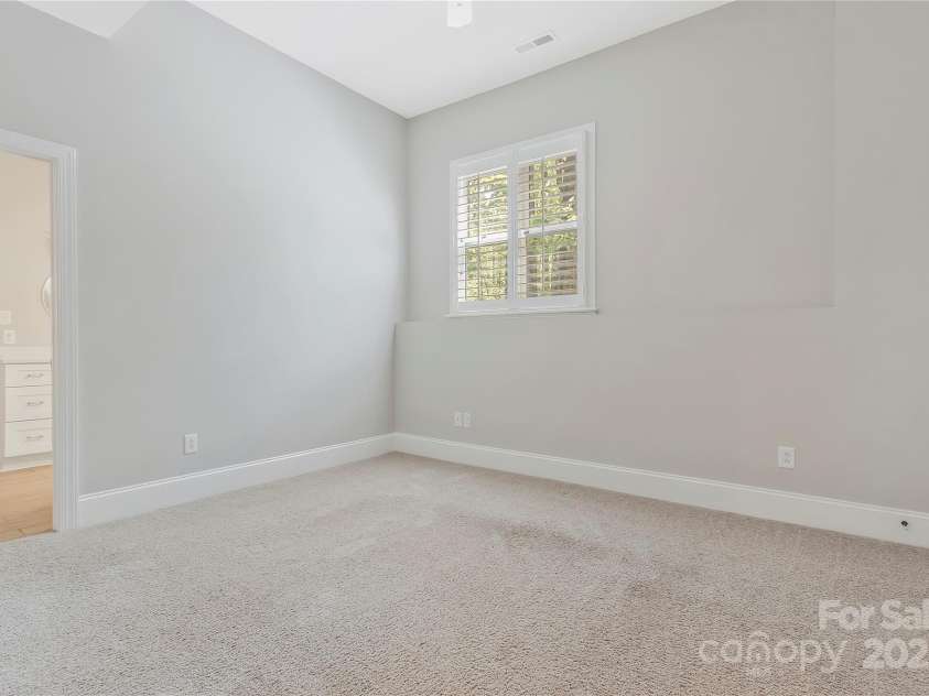 5538 Camelot Drive, Charlotte, NC 28270.  MLS# CAR4248094, YatesRealty ID 7900. 