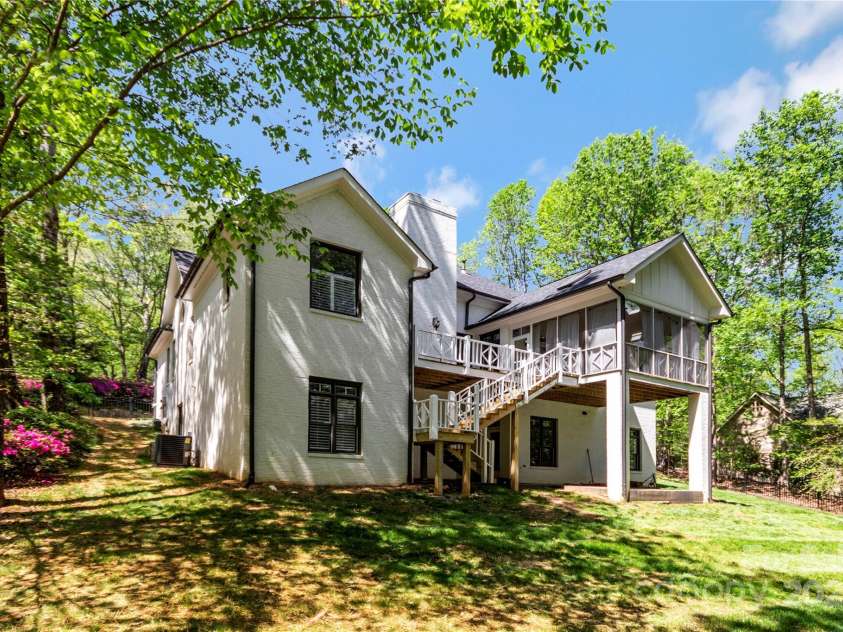 5538 Camelot Drive, Charlotte, NC 28270.  MLS# CAR4248094, YatesRealty ID 7900. 
