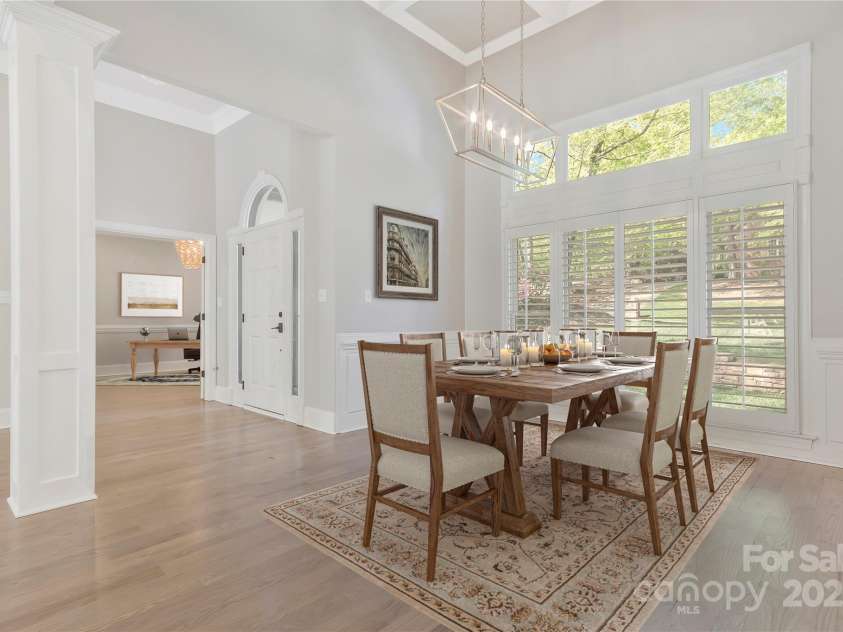 5538 Camelot Drive, Charlotte, NC 28270.  MLS# CAR4248094, YatesRealty ID 7900. Dining room (virtually staged)