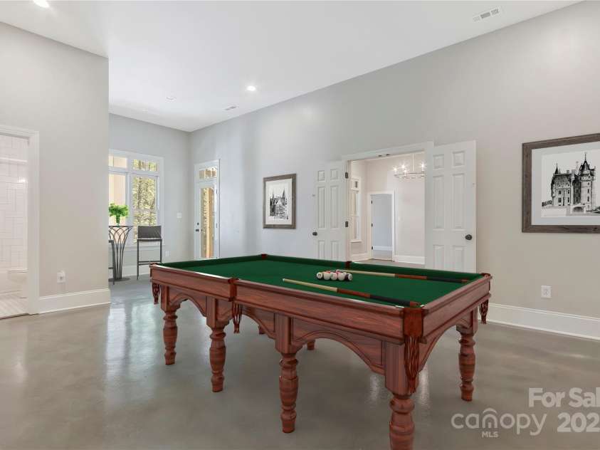 5538 Camelot Drive, Charlotte, NC 28270.  MLS# CAR4248094, YatesRealty ID 7900. Flex space (virtually staged)