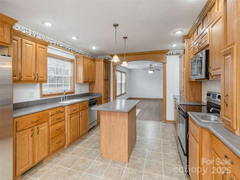 65 Philips Court, Fletcher, NC 28732.  MLS# CAR4331850, YatesRealty ID 7901. 