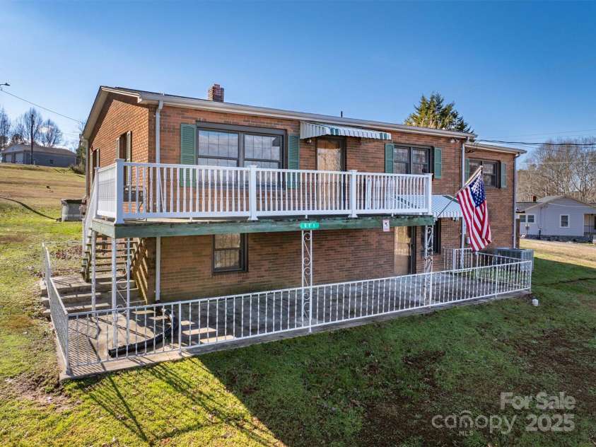 811 Kathy Drive, Connelly Springs, NC 28612.  MLS# CAR4211422, YatesRealty ID 7901. 