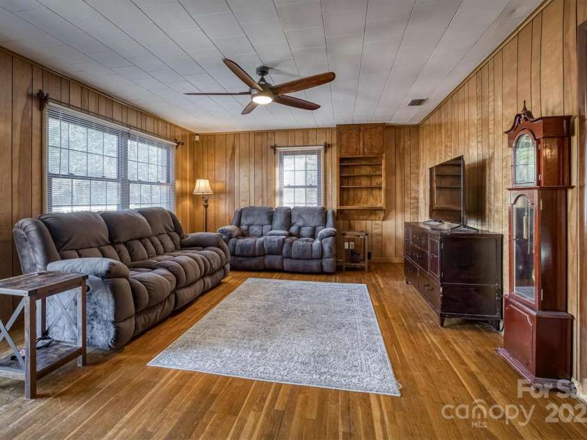 811 Kathy Drive, Connelly Springs, NC 28612.  MLS# CAR4211422, YatesRealty ID 7901. 