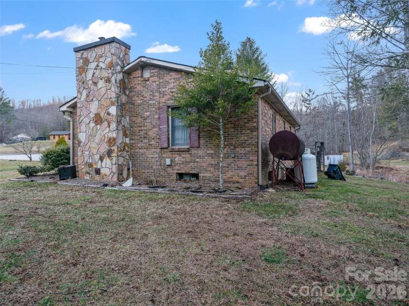 1280 Hamburg Road, Bakersville, NC 28705.  MLS# CAR4336829, YatesRealty ID 7902. 