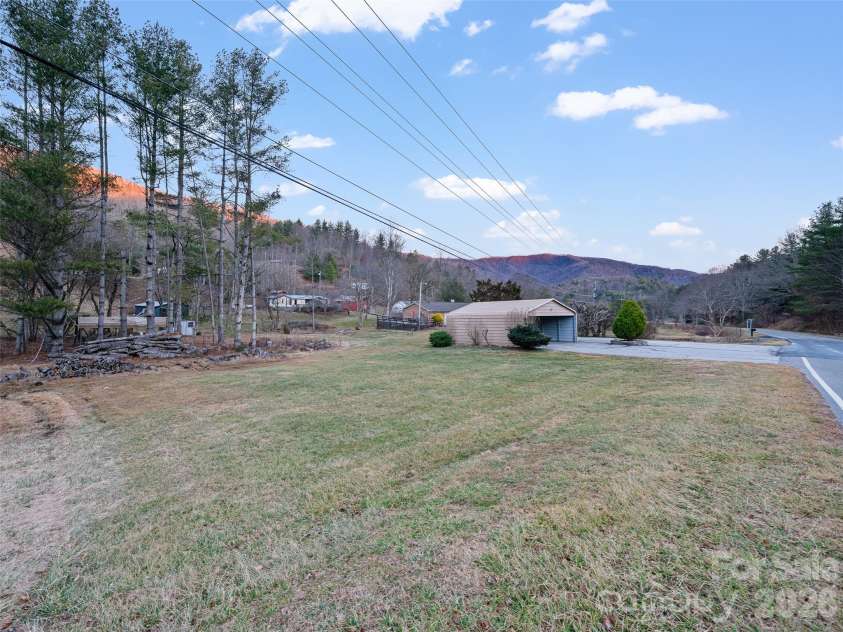 1280 Hamburg Road, Bakersville, NC 28705.  MLS# CAR4336829, YatesRealty ID 7902. 