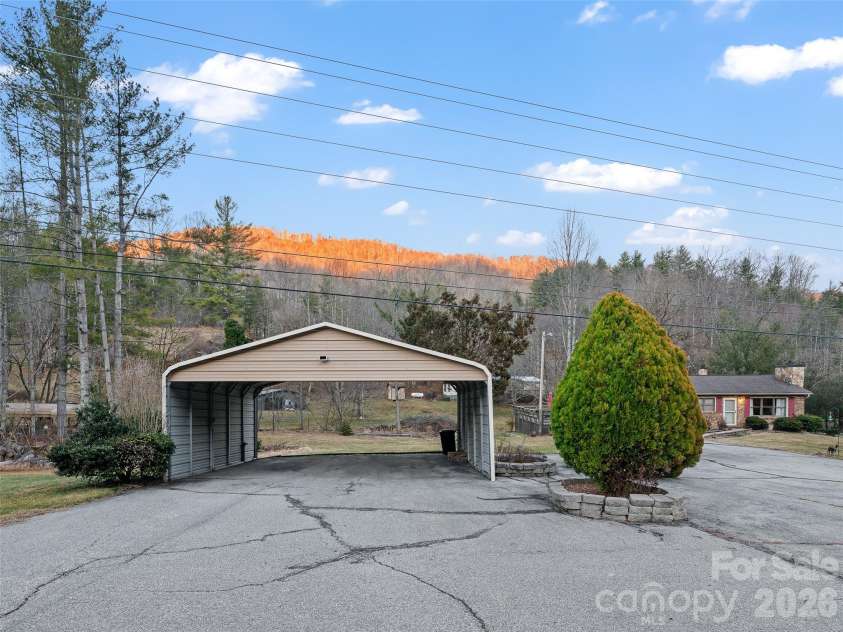 1280 Hamburg Road, Bakersville, NC 28705.  MLS# CAR4336829, YatesRealty ID 7902. 