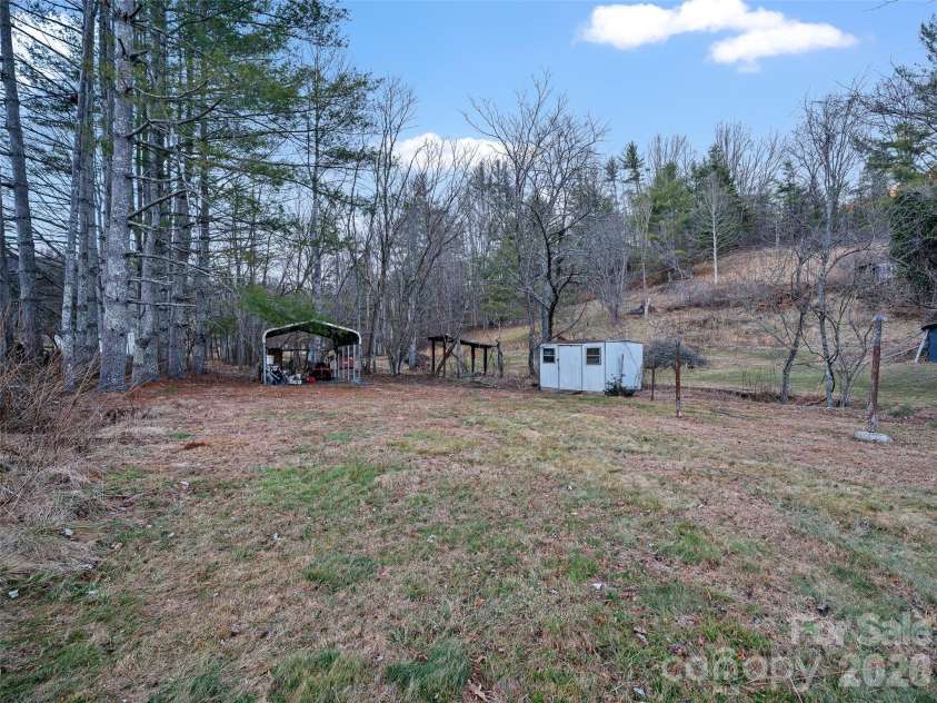 1280 Hamburg Road, Bakersville, NC 28705.  MLS# CAR4336829, YatesRealty ID 7902. 