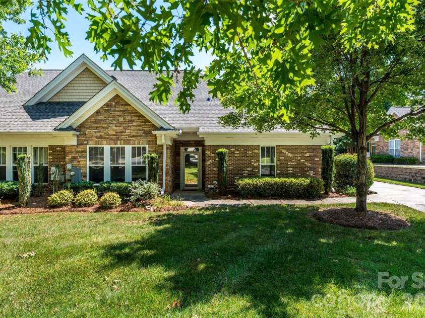 2803 Bellasera Way, Matthews, NC 28105.  MLS# CAR4363385, YatesRealty ID 7903. 