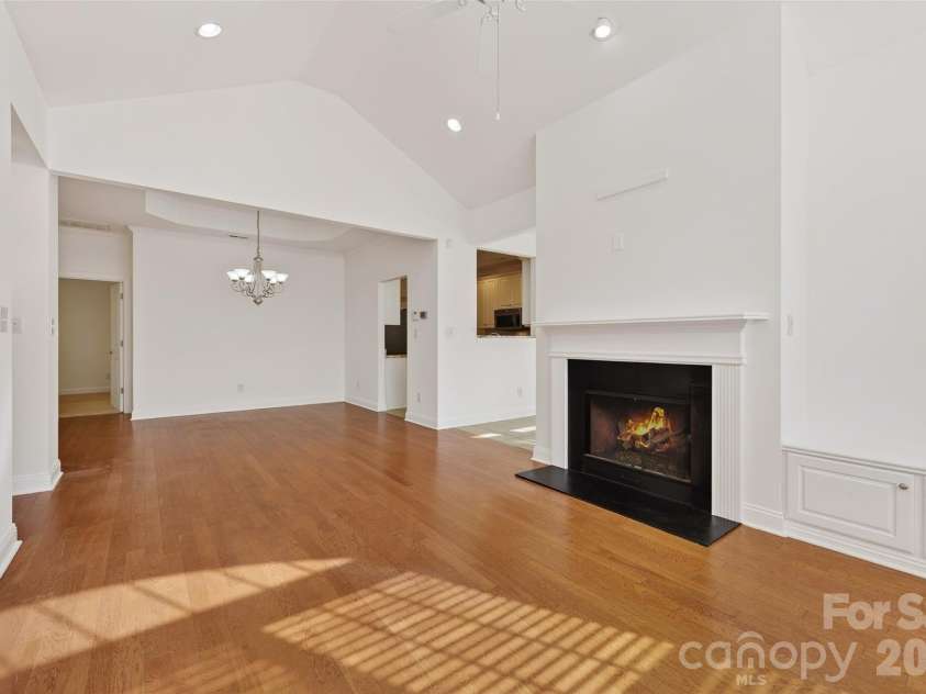 2803 Bellasera Way, Matthews, NC 28105.  MLS# CAR4363385, YatesRealty ID 7903. 