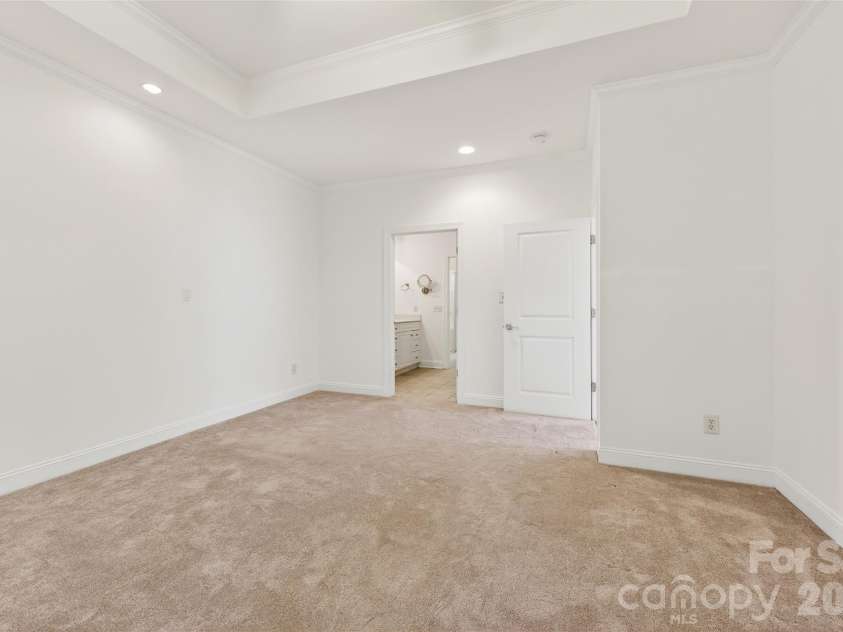 2803 Bellasera Way, Matthews, NC 28105.  MLS# CAR4363385, YatesRealty ID 7903. 