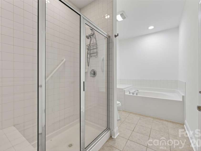 2803 Bellasera Way, Matthews, NC 28105.  MLS# CAR4363385, YatesRealty ID 7903. 