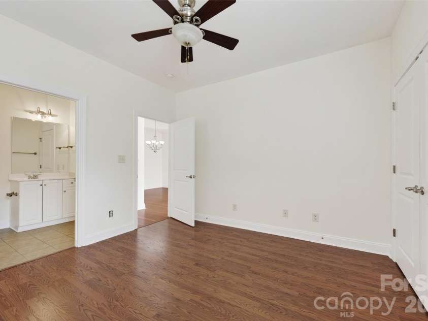 2803 Bellasera Way, Matthews, NC 28105.  MLS# CAR4363385, YatesRealty ID 7903. 