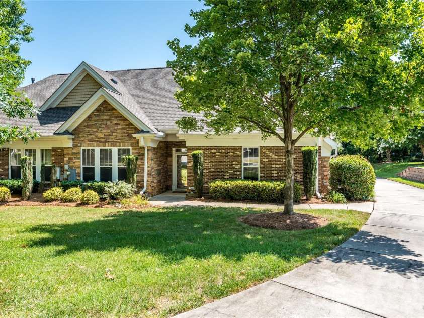 2803 Bellasera Way, Matthews, NC 28105.  MLS# CAR4363385, YatesRealty ID 7903. 