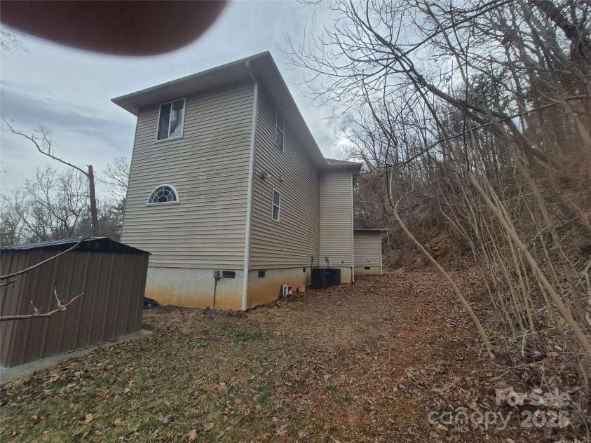 318 Vance Gap Road, Asheville, NC 28804.  MLS# CAR4231687, YatesRealty ID 7903. Back