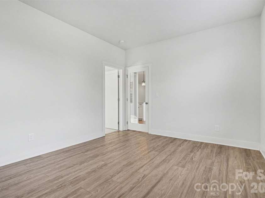 4266 Tournette Drive, Fort Mill, SC 29707.  MLS# CAR4338531, YatesRealty ID 7903. Main level flex room