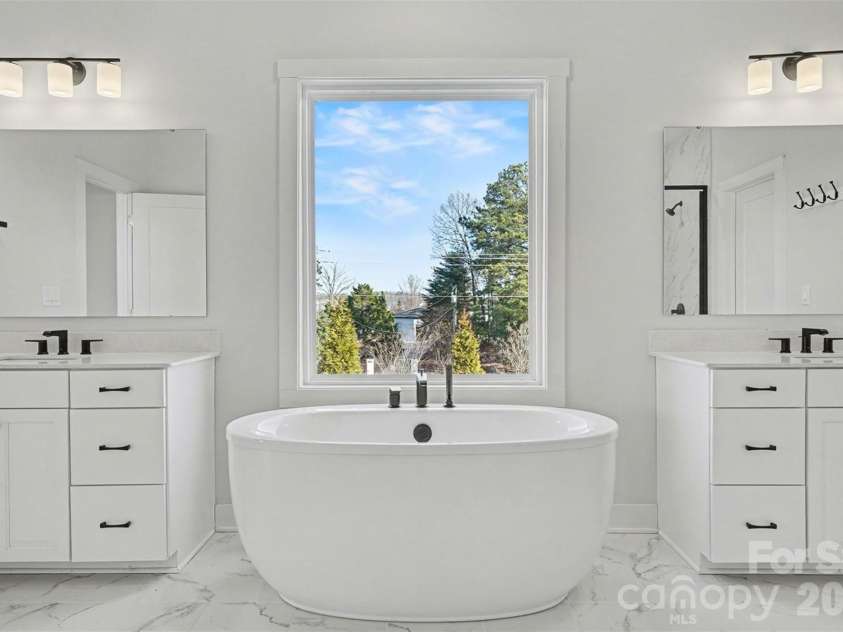 4266 Tournette Drive, Fort Mill, SC 29707.  MLS# CAR4338531, YatesRealty ID 7903. Primary Bathroom