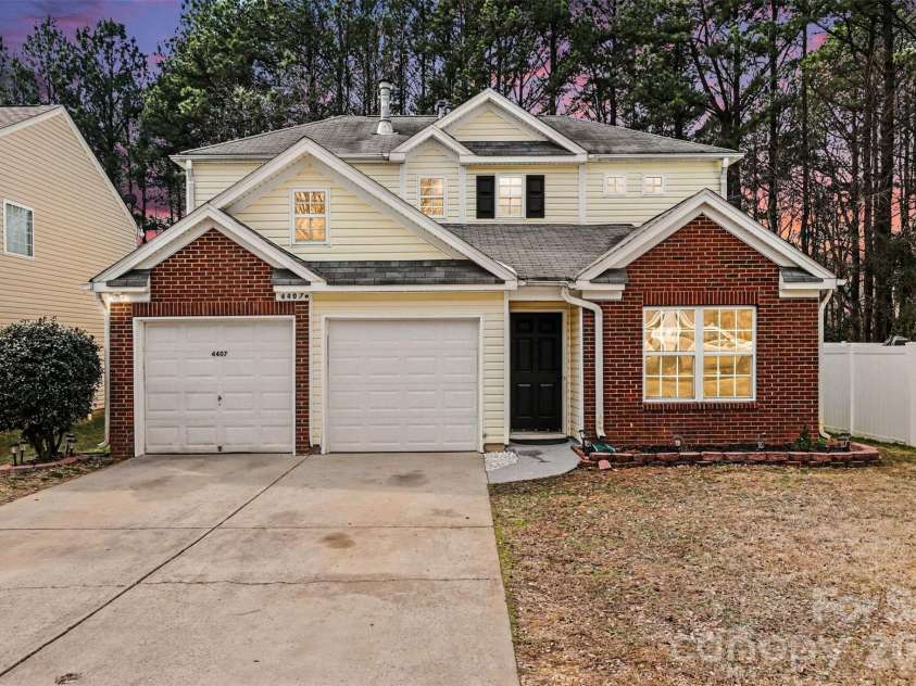 4407 Devonhill Lane, Charlotte, NC 28269.  MLS# CAR4349377, YatesRealty ID 7904. 