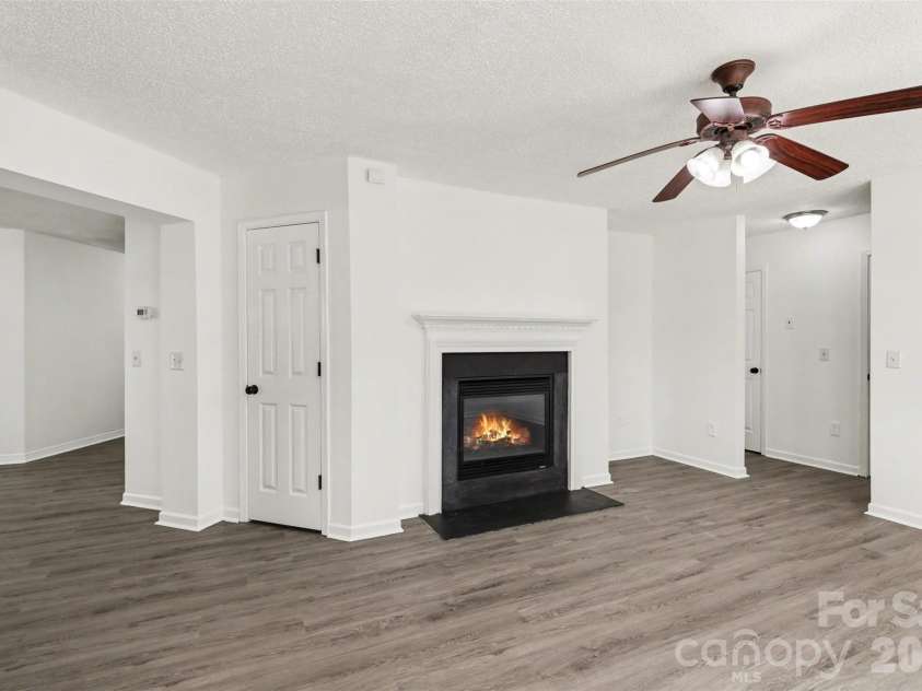 4407 Devonhill Lane, Charlotte, NC 28269.  MLS# CAR4349377, YatesRealty ID 7904. 