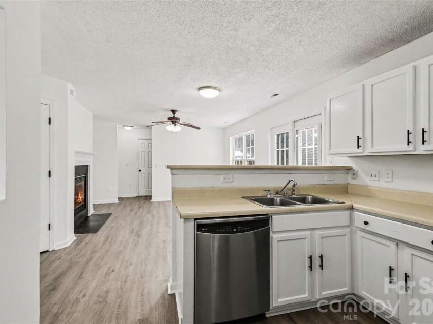 4407 Devonhill Lane, Charlotte, NC 28269.  MLS# CAR4349377, YatesRealty ID 7904. 