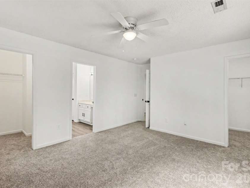 4407 Devonhill Lane, Charlotte, NC 28269.  MLS# CAR4349377, YatesRealty ID 7904. 