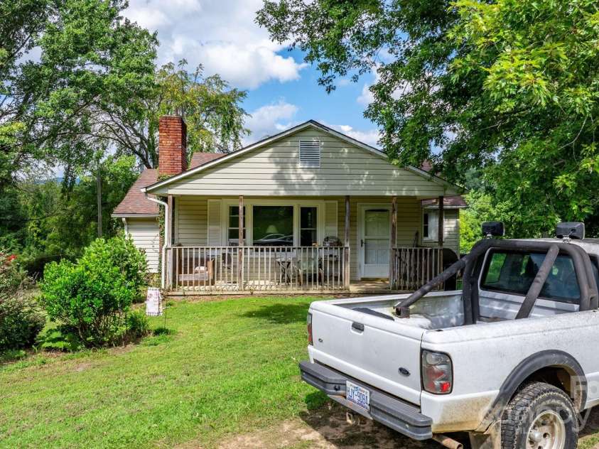 1147 Old Linville Road, Marion, NC 28752.  MLS# CAR4316908, YatesRealty ID 7905. 