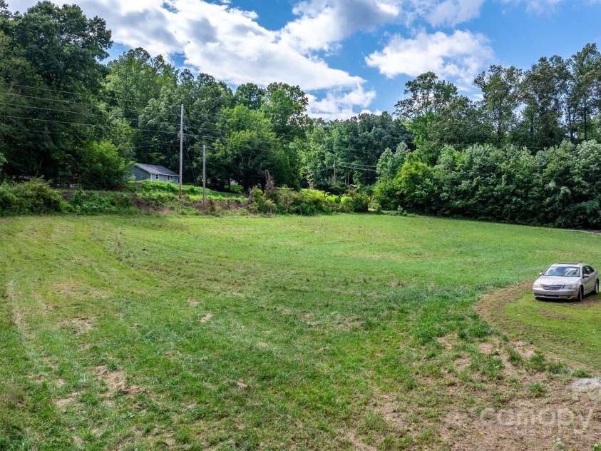 1147 Old Linville Road, Marion, NC 28752.  MLS# CAR4316908, YatesRealty ID 7905. 