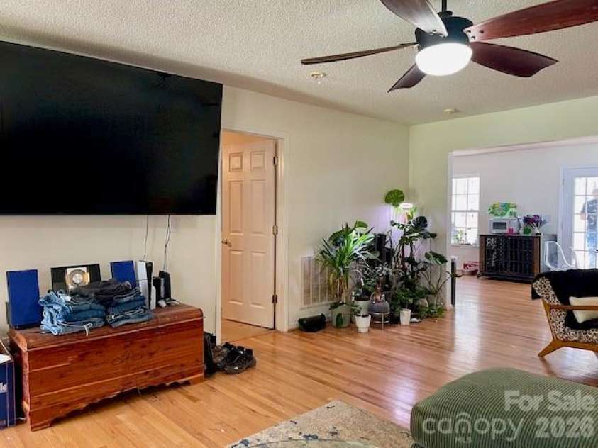 122 John Adam Lane, Statesville, NC 28625.  MLS# CAR4362373, YatesRealty ID 7905. 