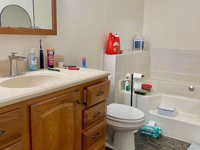 122 John Adam Lane, Statesville, NC 28625.  MLS# CAR4362373, YatesRealty ID 7905. 