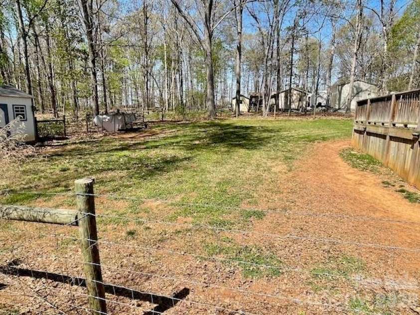 122 John Adam Lane, Statesville, NC 28625.  MLS# CAR4362373, YatesRealty ID 7905. 