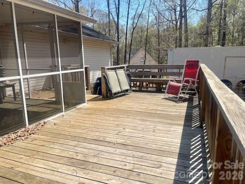 122 John Adam Lane, Statesville, NC 28625.  MLS# CAR4362373, YatesRealty ID 7905. 
